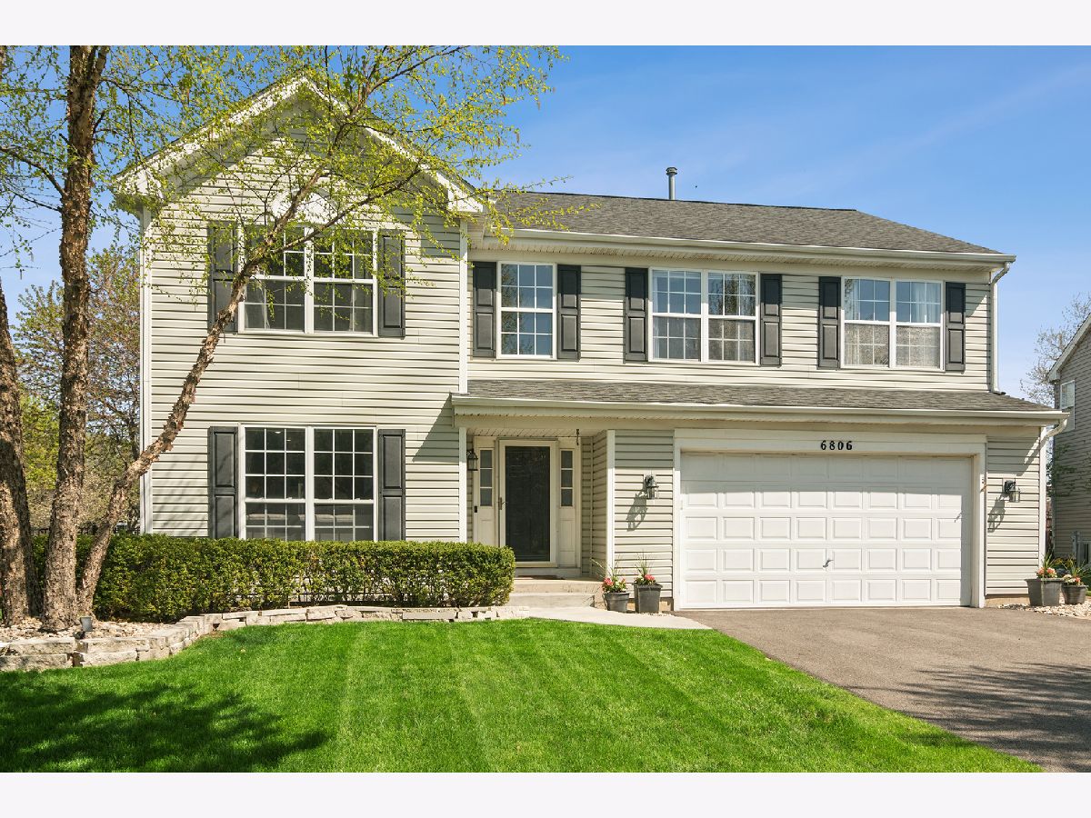 Homes & Townhomes & Condos For Sale Kimball Farms Carpentersville Illinois, 6806 Highgate Road