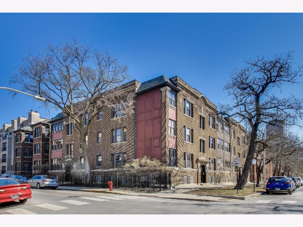  For Sale Chicago Illinois, 918 Waveland Avenue