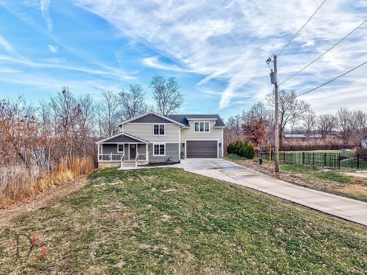  For Sale Ottawa Illinois, 400 Park Avenue