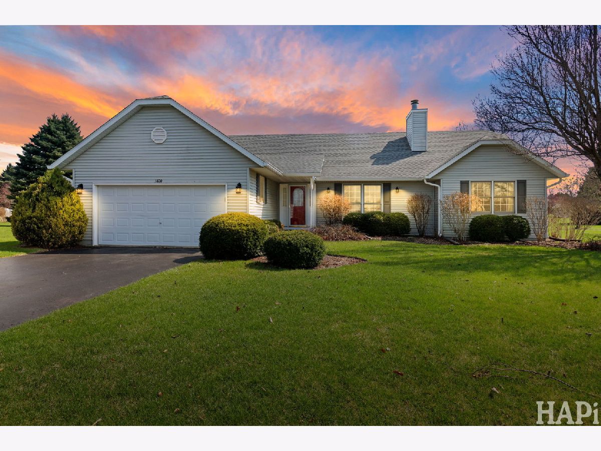 Homes For Sale Deerpath Wonder Lake Illinois, 3800 Twin Oaks Drive