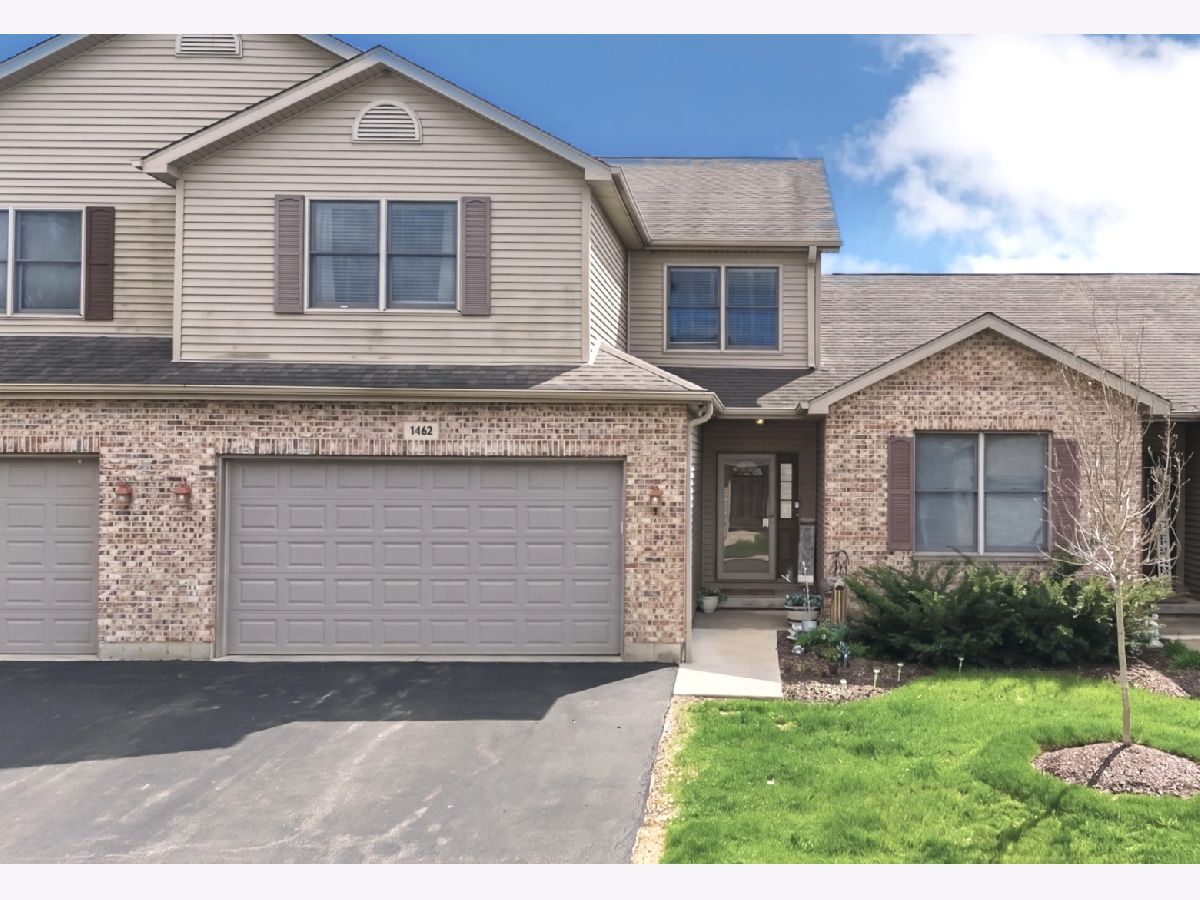  For Sale Sycamore Illinois, 1462 Ridge Drive