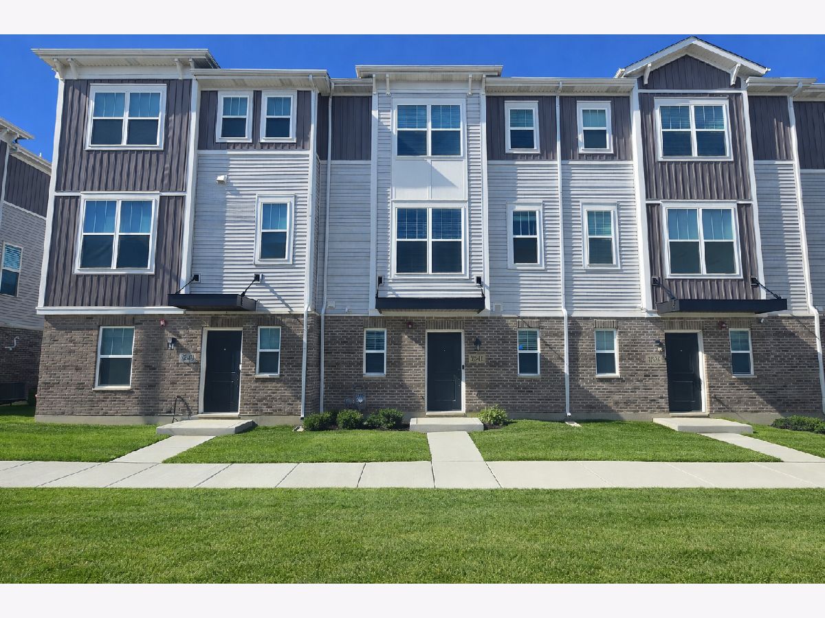 Condos & Townhomes For Sale Halston Market Des Plaines Illinois, 1541 Cooper Street