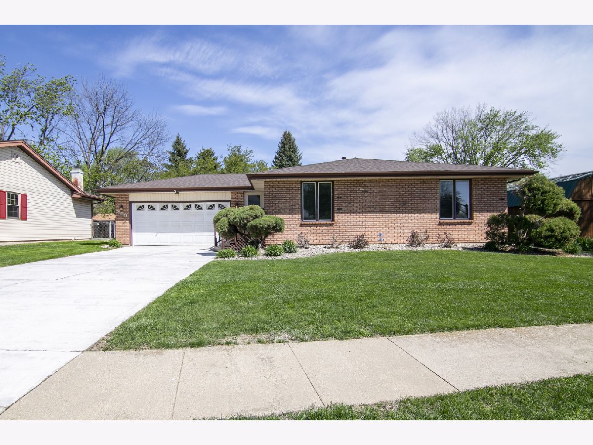 Homes For Sale Quail Hollow Bradley Illinois, 860 Pheasant Drive