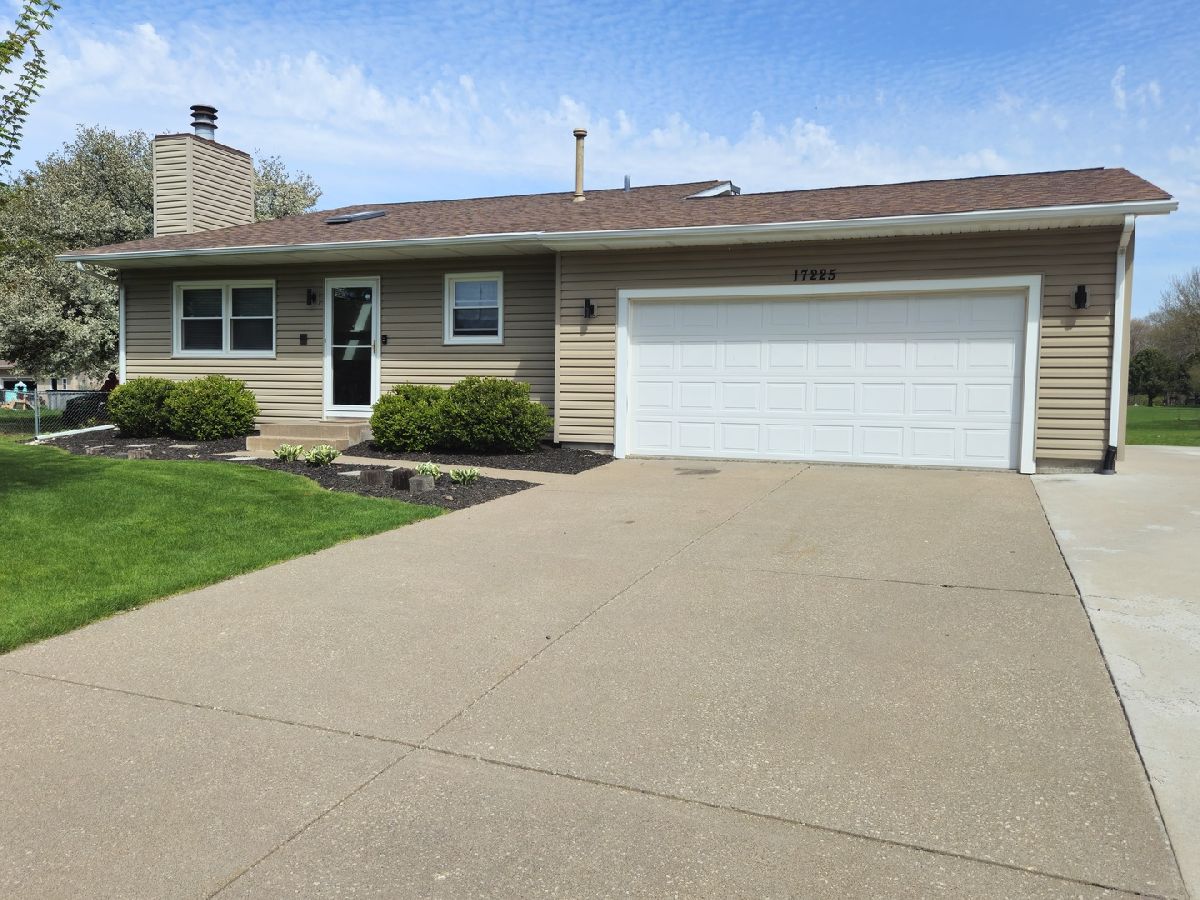  For Sale East Moline Illinois, 17225 40th Avenue Court