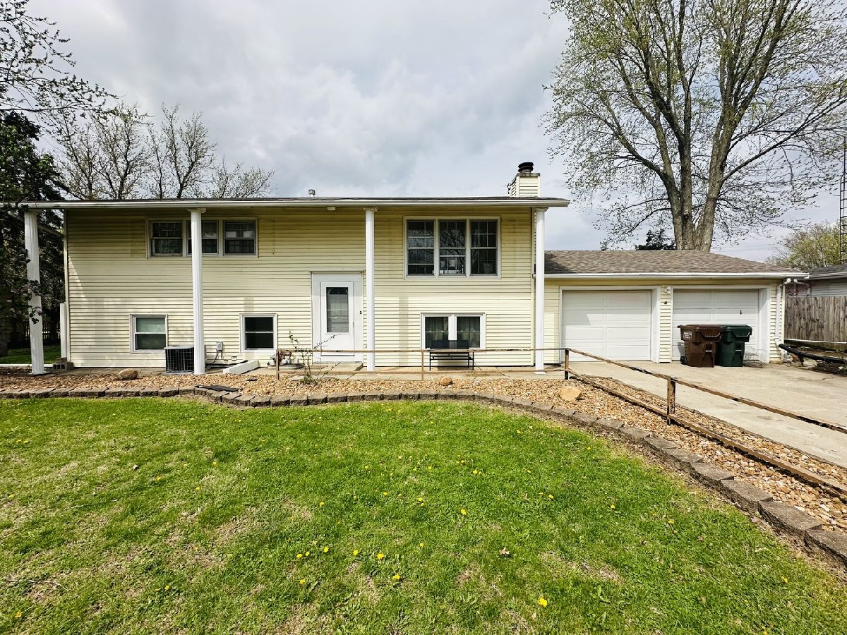  For Sale Kankakee Illinois, 3789 Lakeview Drive