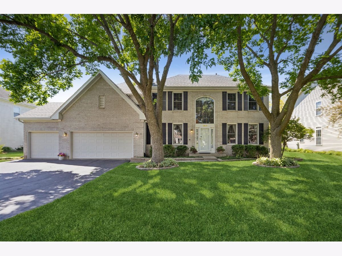Homes For Sale Hunters West Crystal Lake Illinois, 1616 Rolling Hills Drive