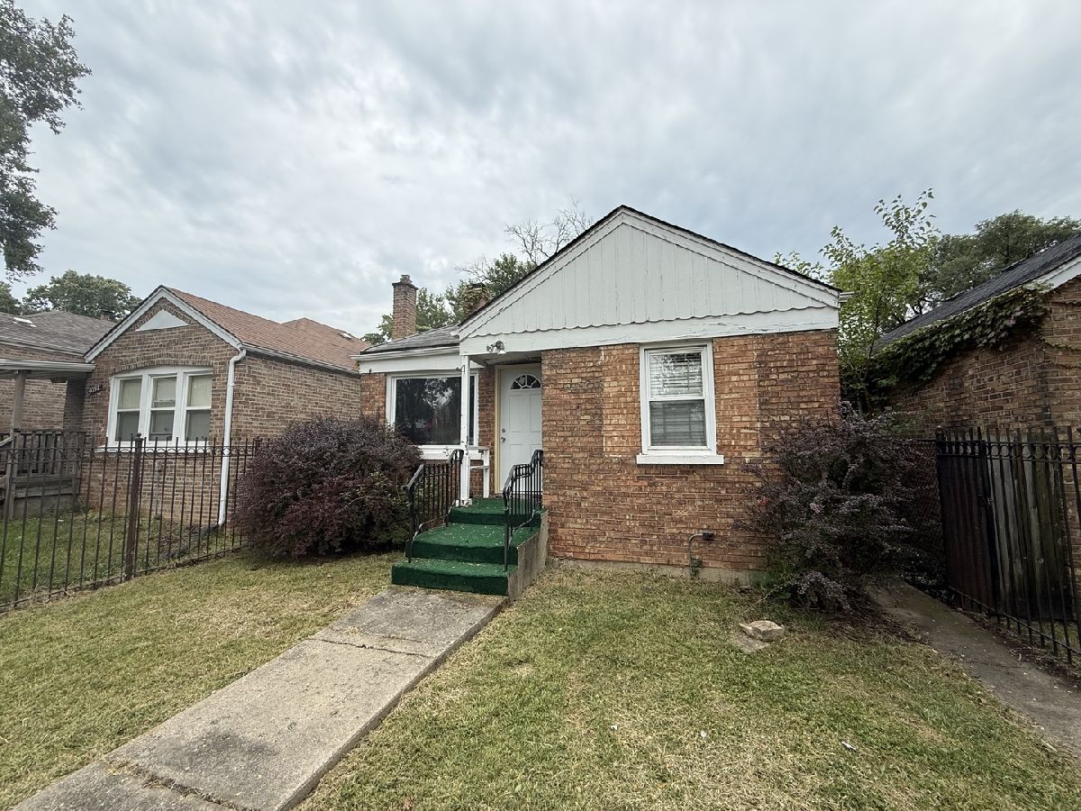  For Sale Chicago Illinois, 9761 Ingleside Avenue