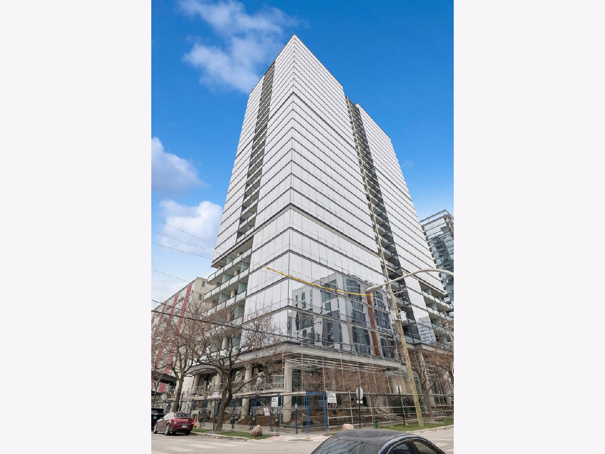  For Sale Chicago Illinois, 860 Blackhawk Street