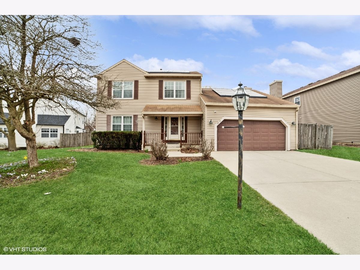  For Sale Streamwood Illinois, 18 Ascot Lane