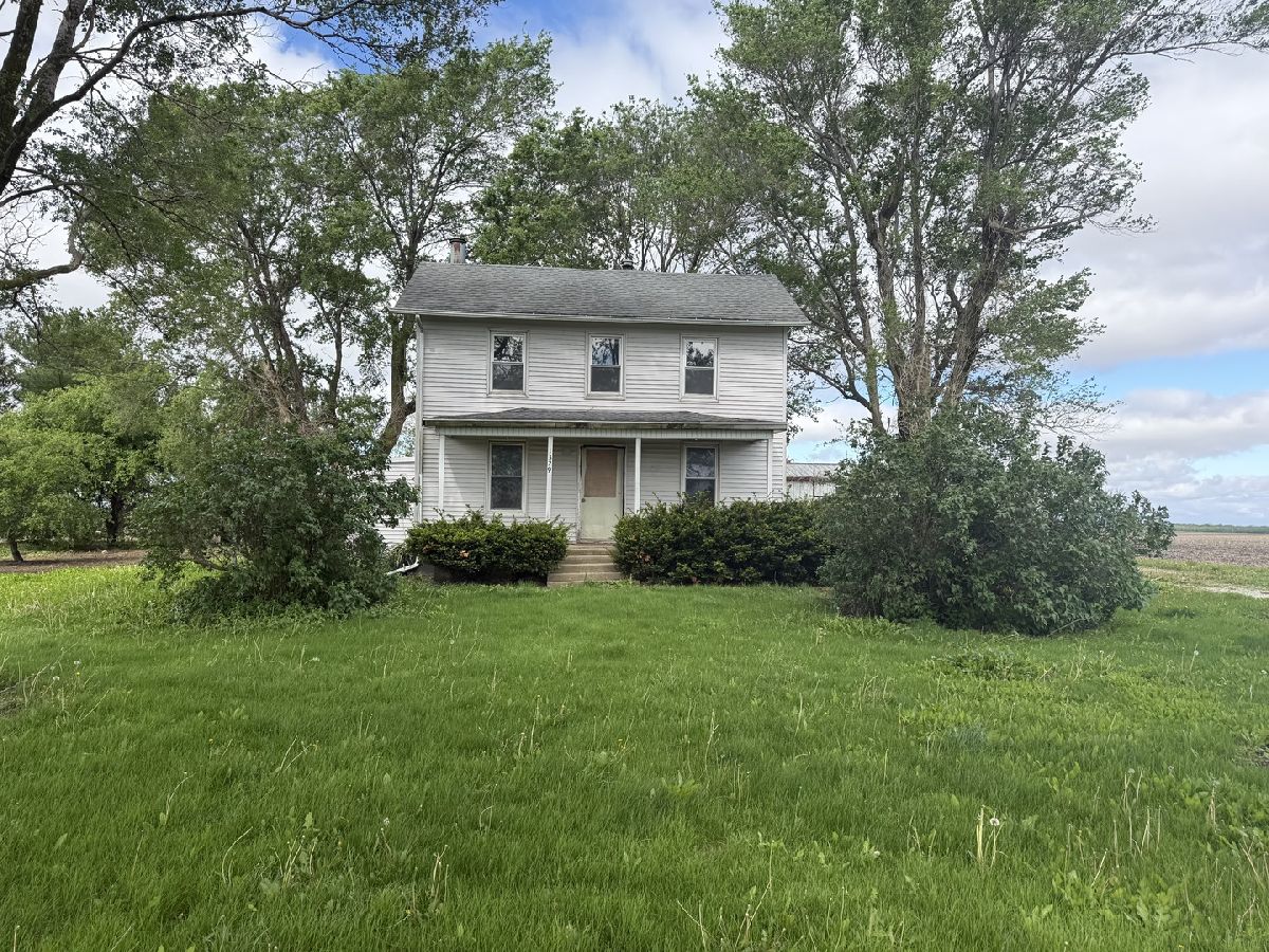  Sold Onarga Illinois, 1329 1000 East