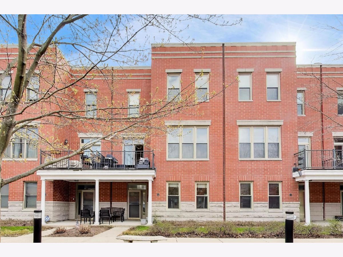  For Sale Chicago Illinois, 4010 Clark Street