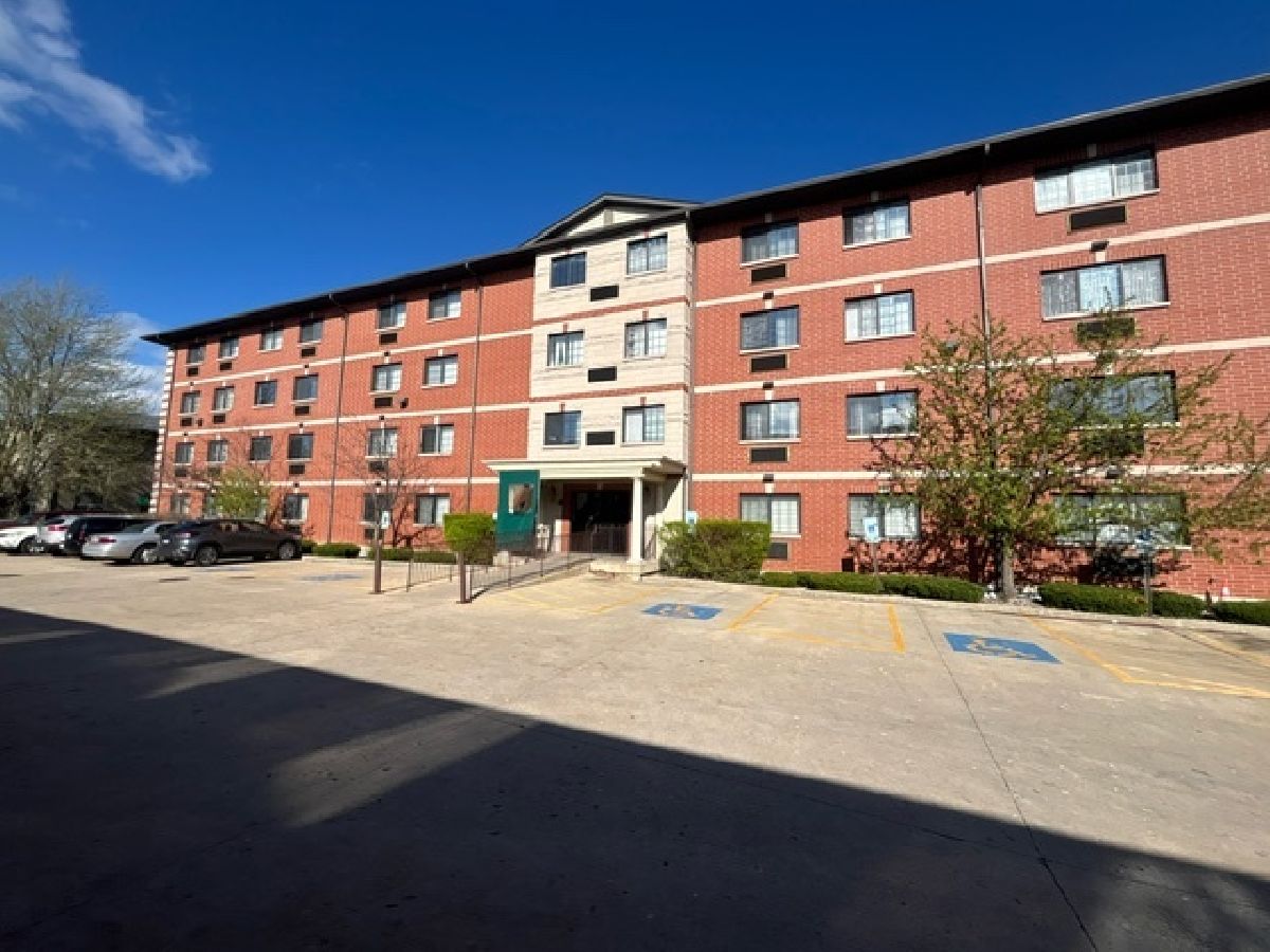  For Sale Waukegan Illinois, 3370 Brooke Avenue