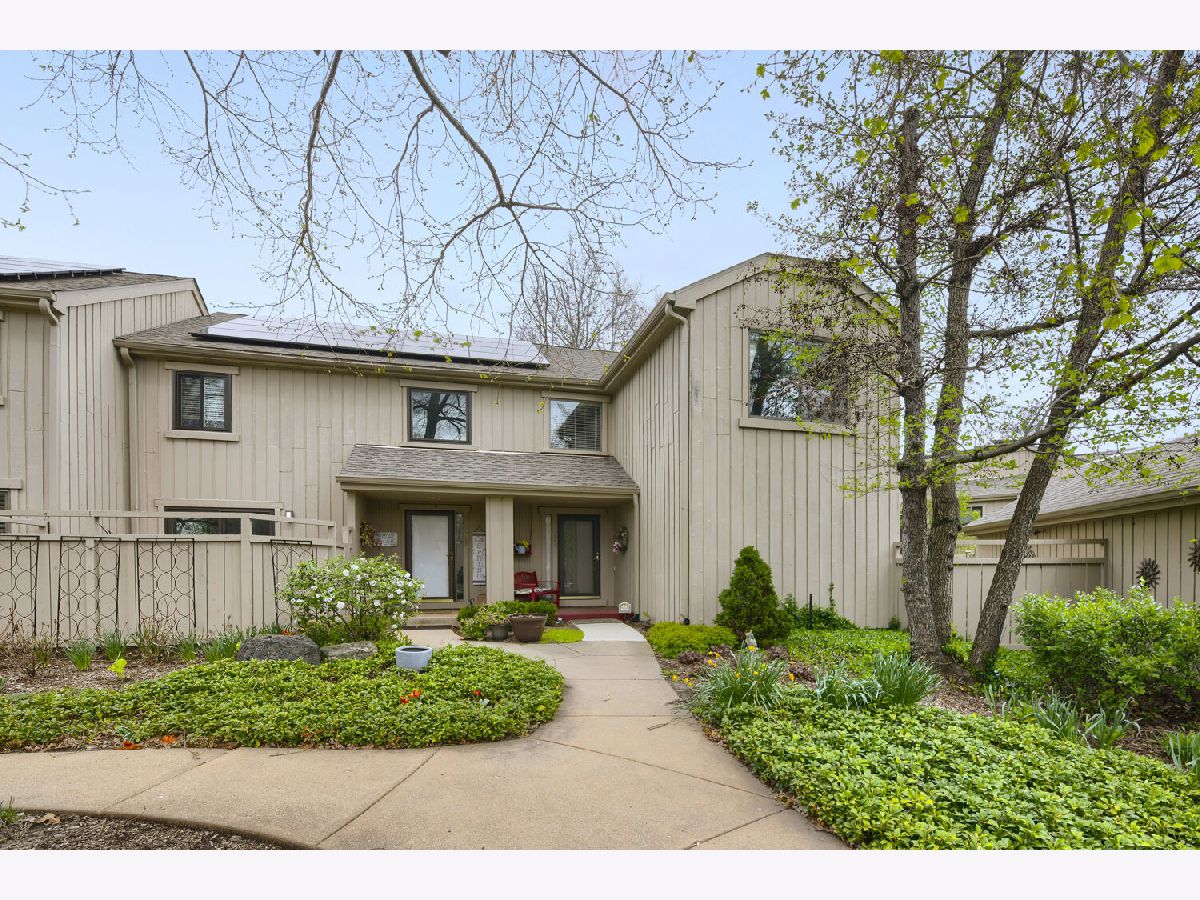  For Sale Lake Barrington Illinois, 561 Old Barn Road