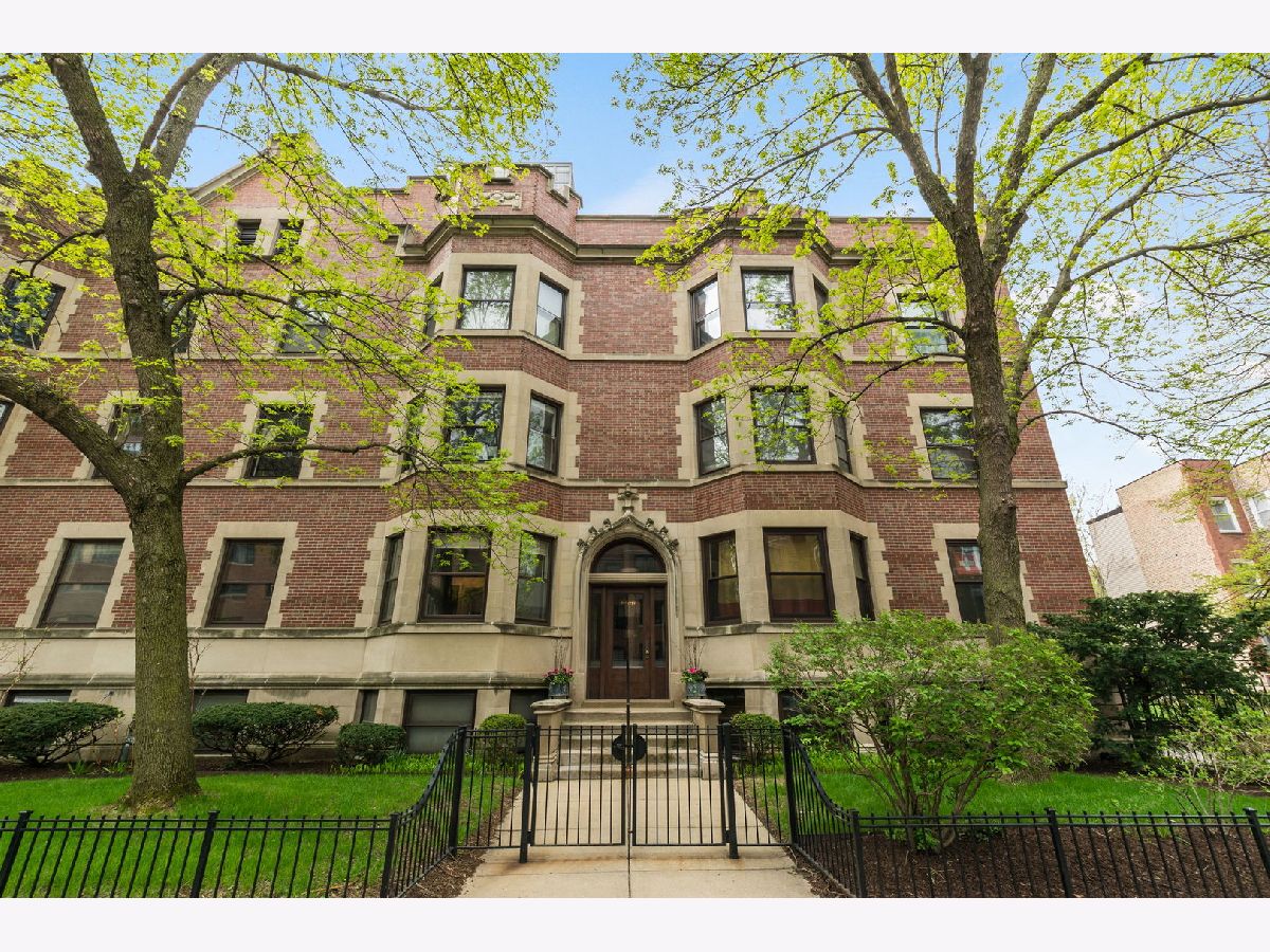  For Sale Chicago Illinois, 717 Bittersweet Place