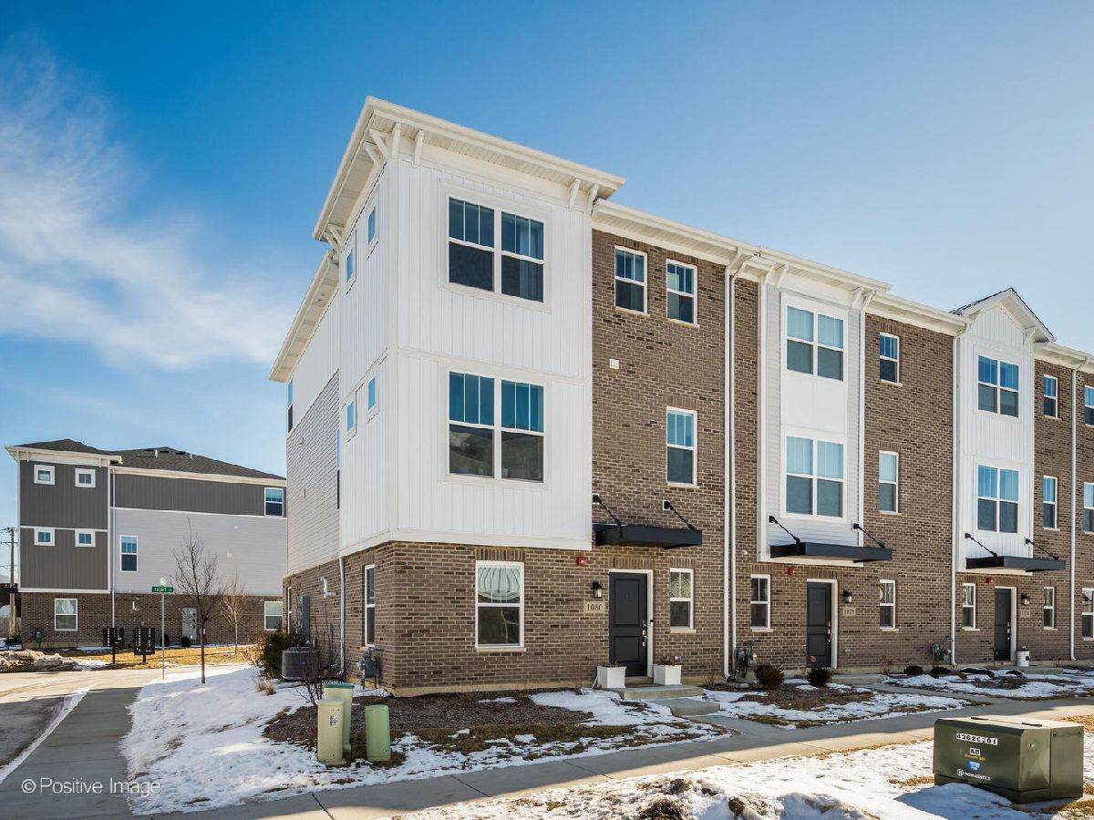 Condos & Townhomes For Sale Halston Market Des Plaines Illinois, 1080 Bogart Street