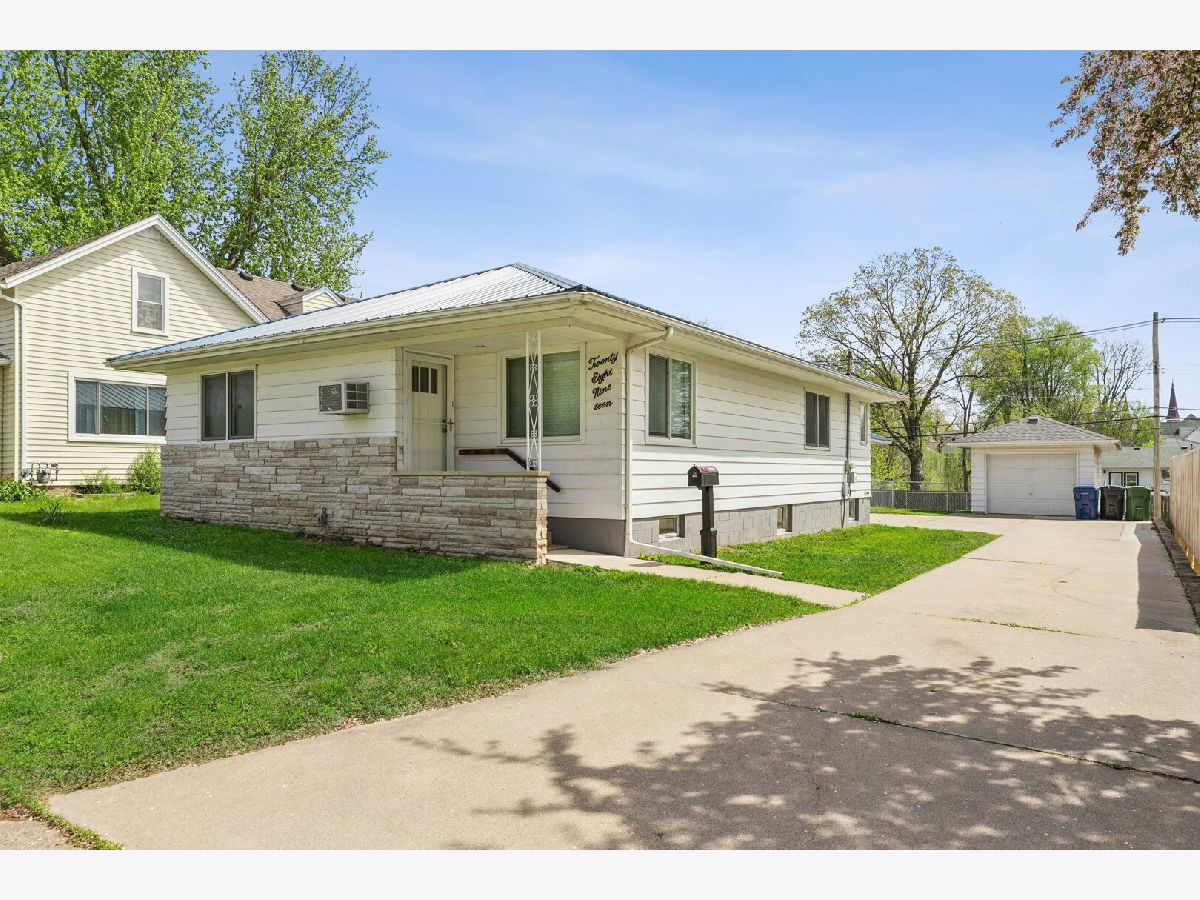  For Sale Clinton Iowa, 2819 3rd Street