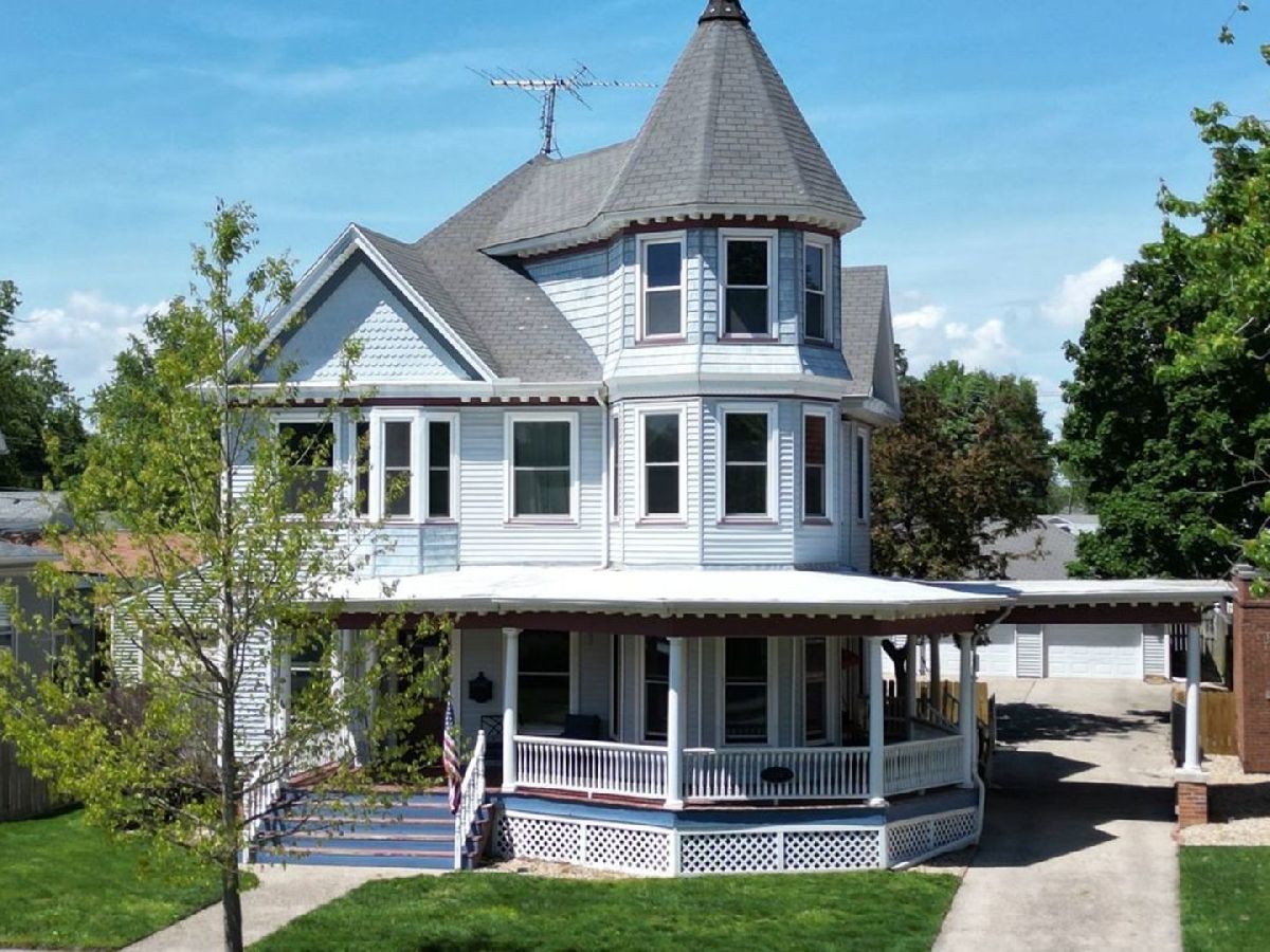  For Sale Clinton Illinois, 411 Main Street