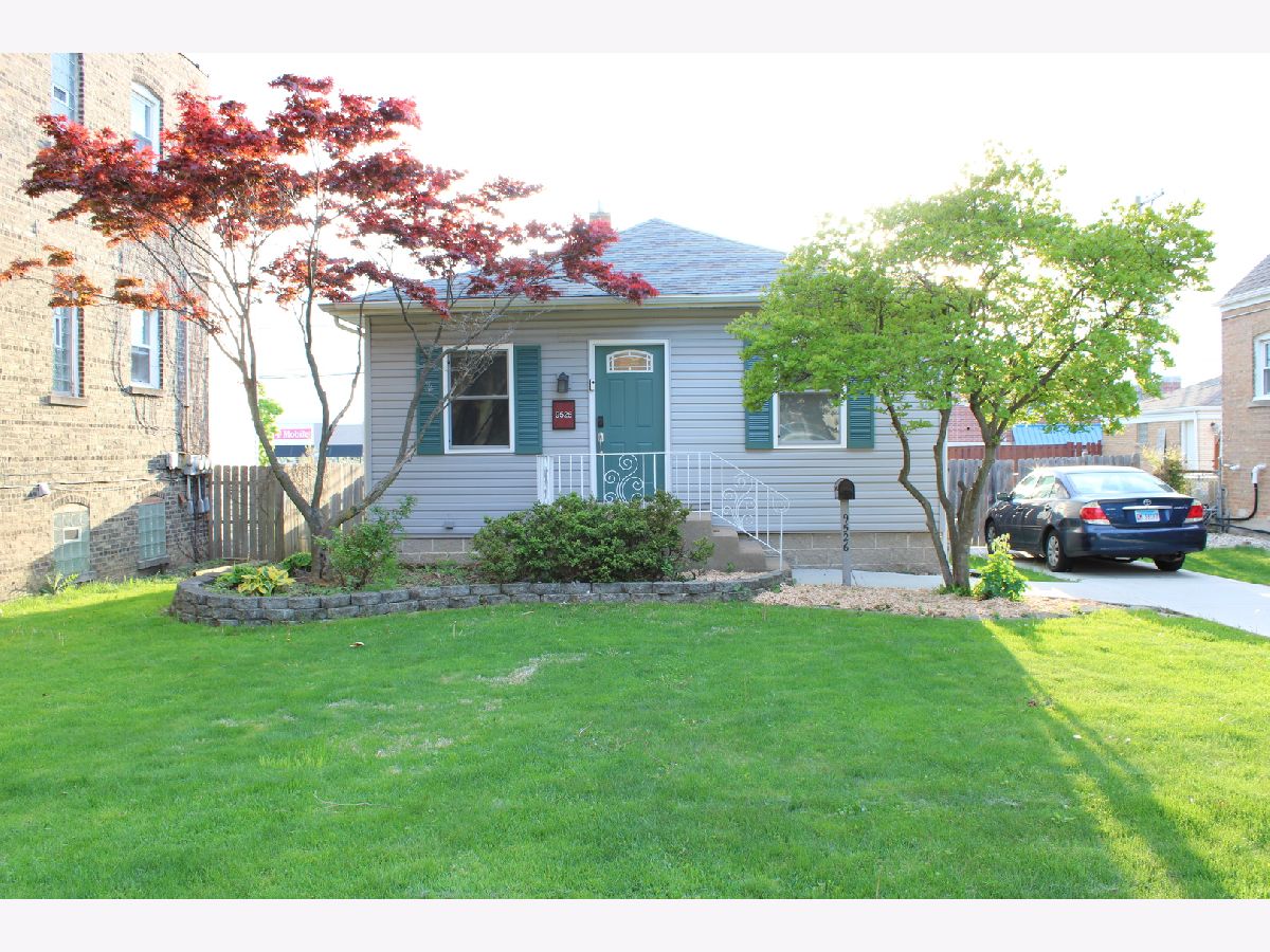  For Sale Chicago Illinois, 9526 Claremont Avenue