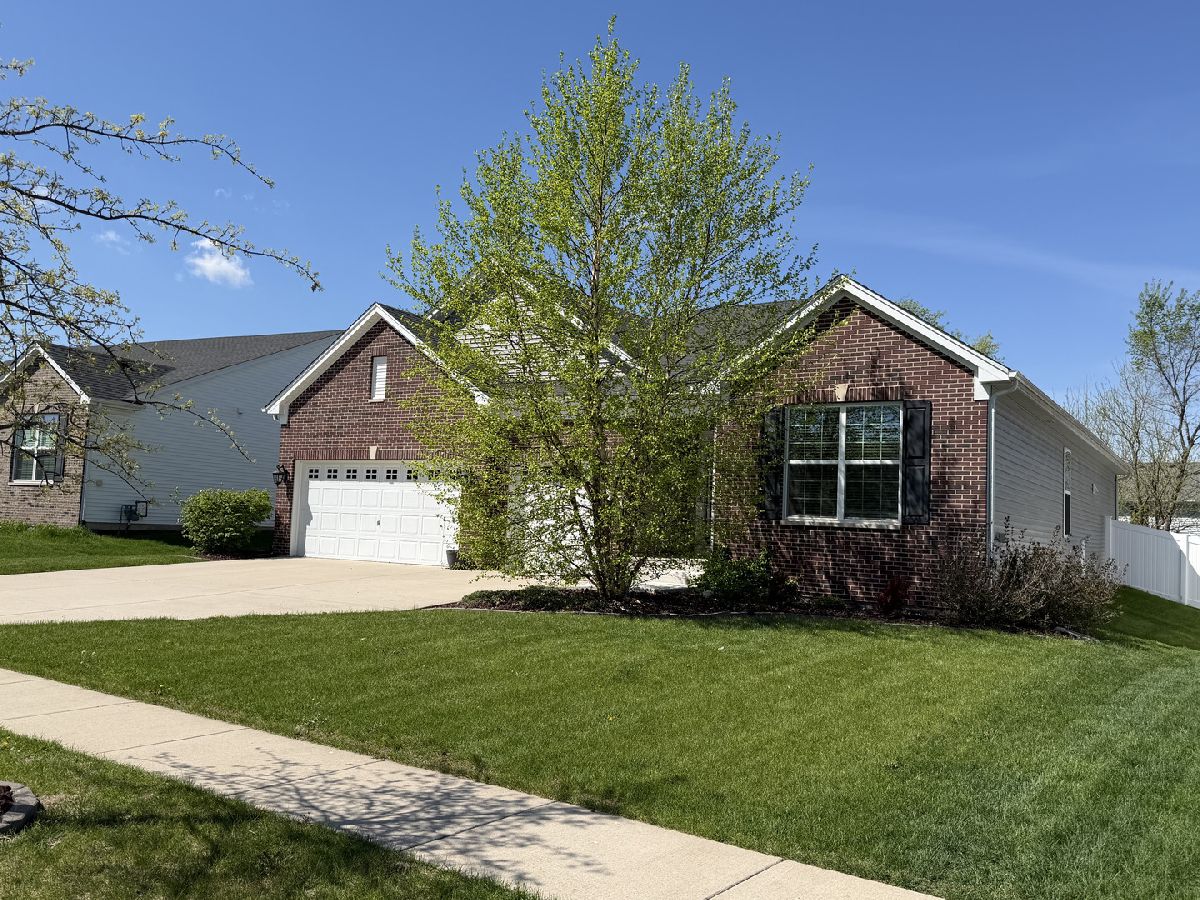  For Sale Minooka Illinois, 713 Long Ridge Trail