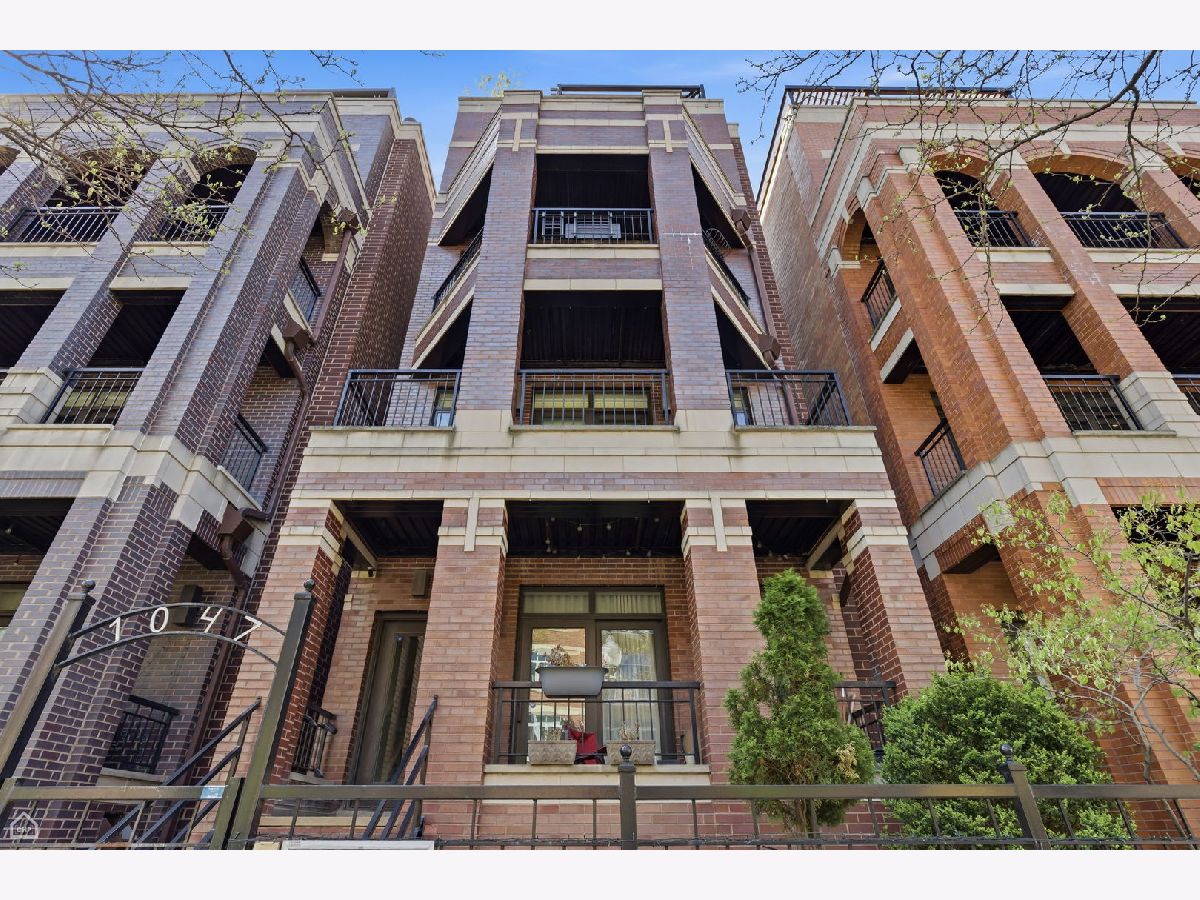  For Sale Chicago Illinois, 1047 Monroe Street