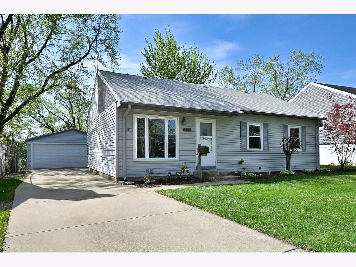  For Sale Glendale Heights Illinois, 377 Montana Avenue