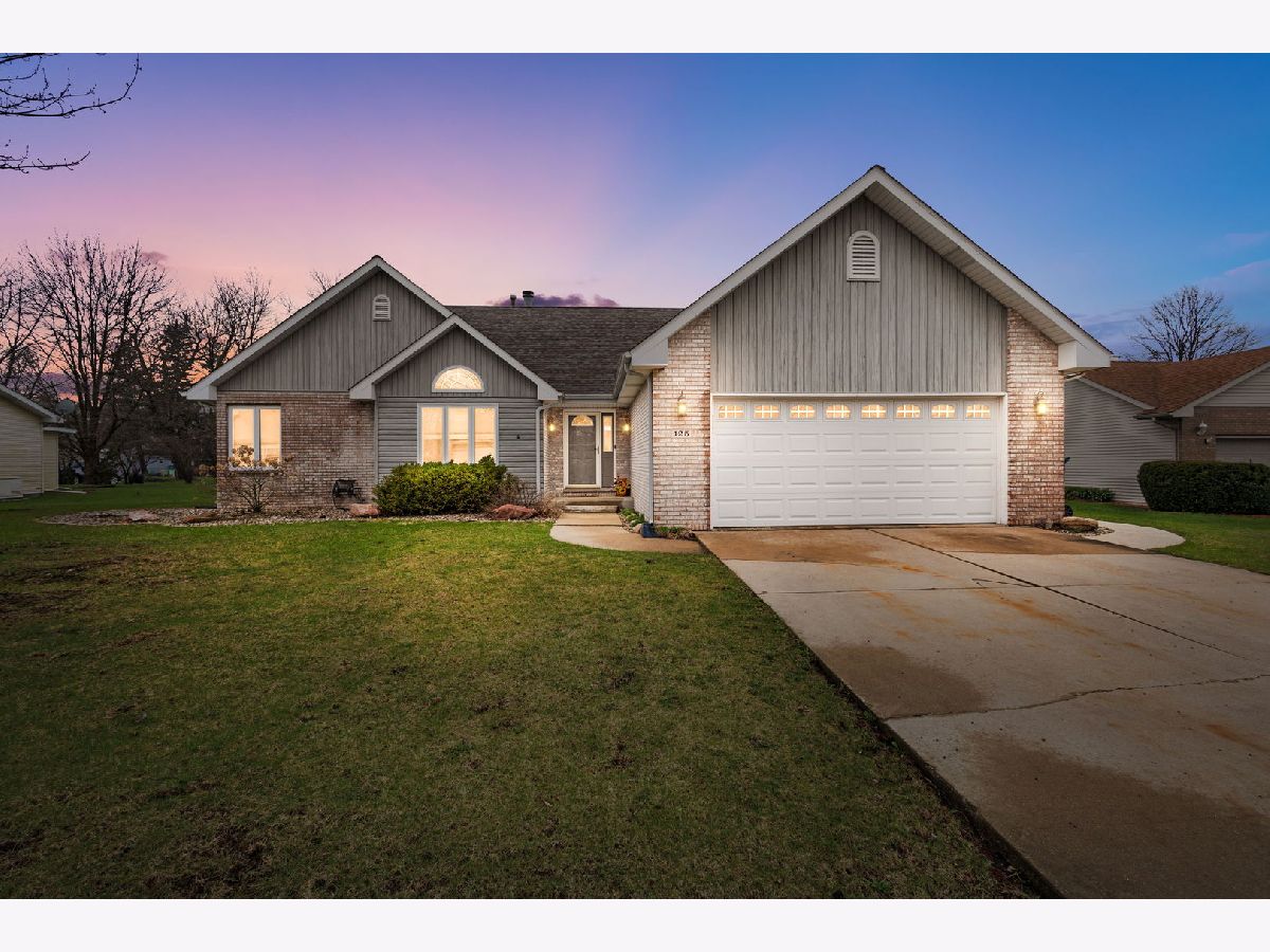  For Sale Grant Park Illinois, 125 Hamilton Drive
