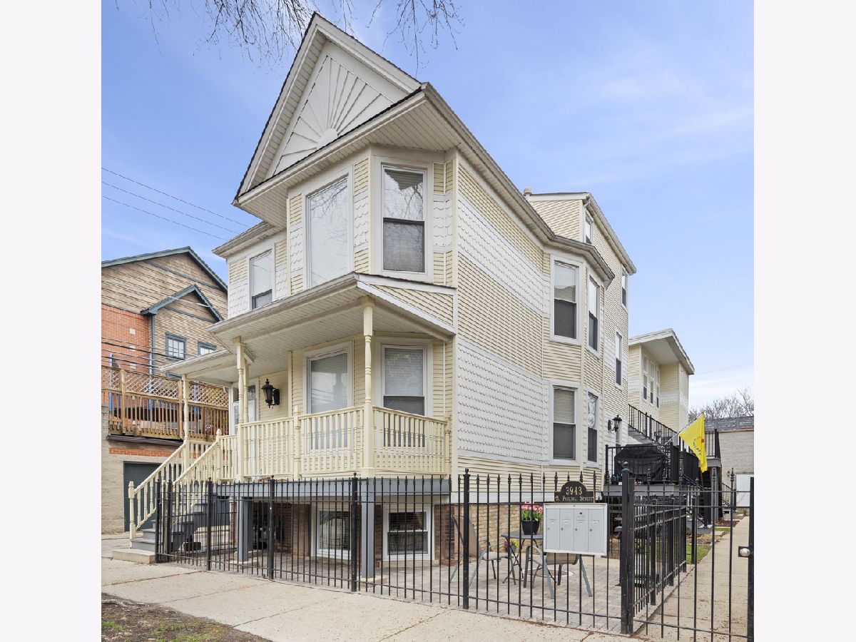  For Sale Chicago Illinois, 3943 Paulina Street