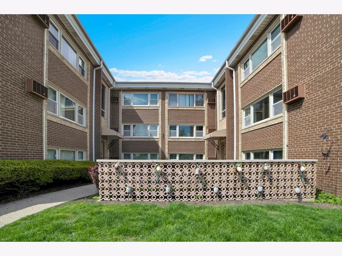  For Sale North Riverside Illinois, 2257 Des Plaines Avenue