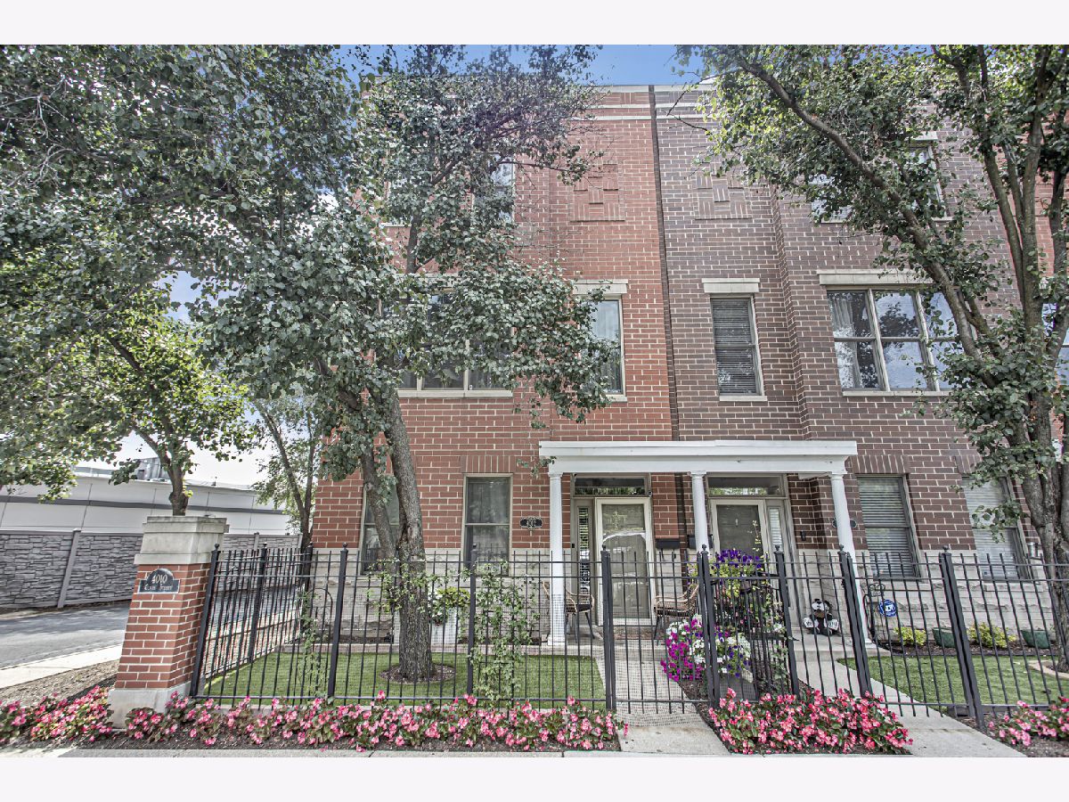  For Sale Chicago Illinois, 4012 Clark Street