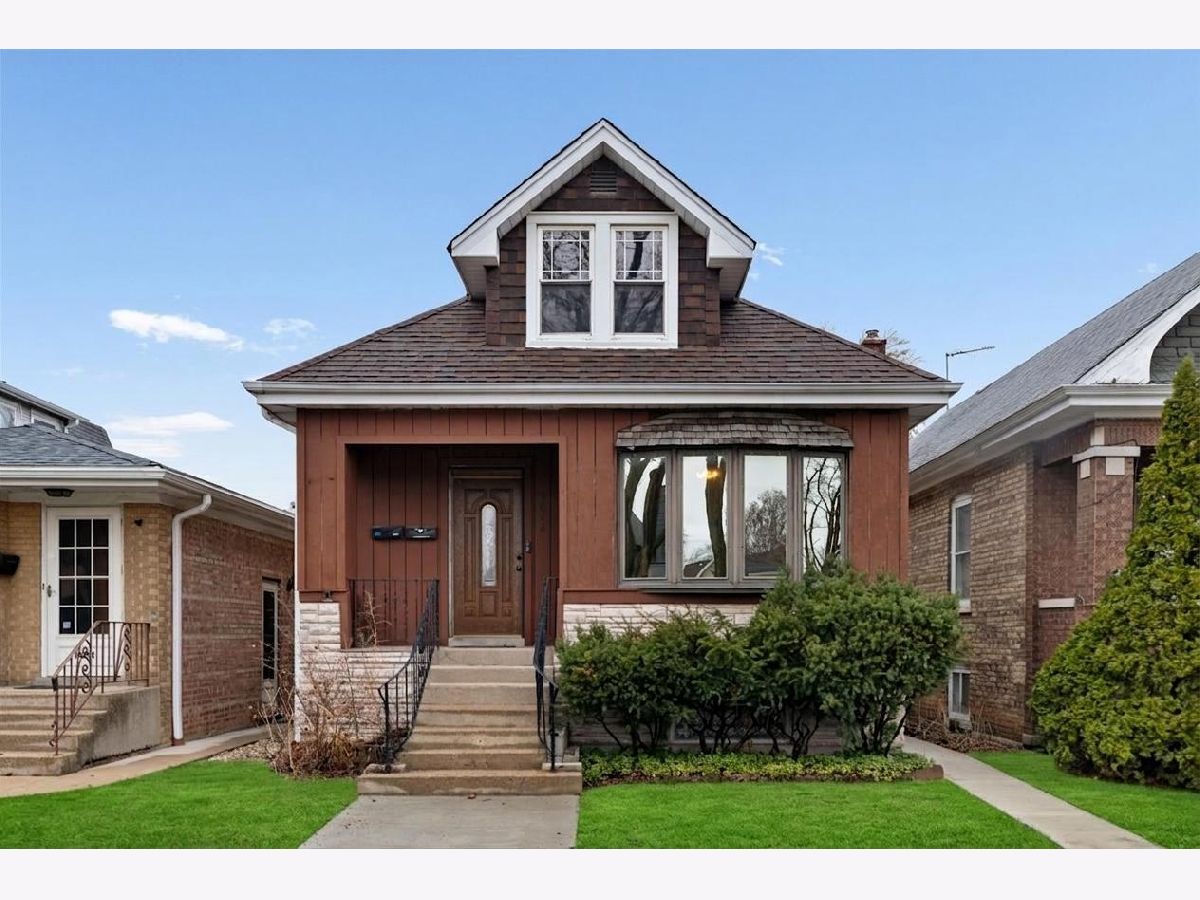  For Sale Chicago Illinois, 5042 Winnemac Avenue