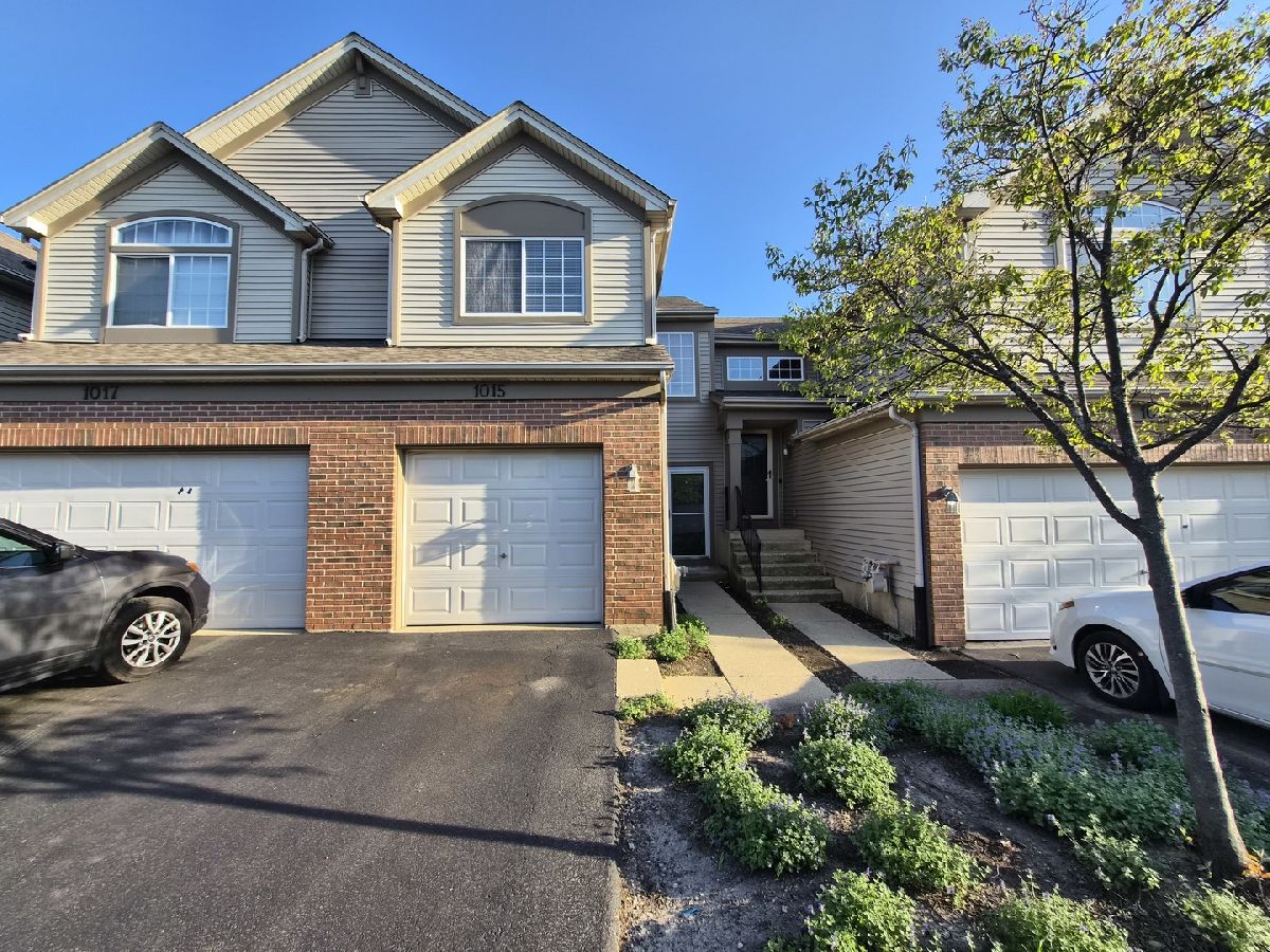 Townhomes & Condos Rented Townes Of Oakhurst Aurora Illinois, 1015 Woodview