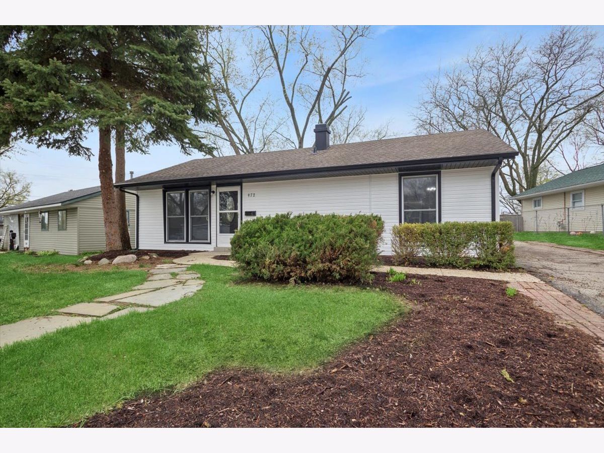  For Sale Carpentersville Illinois, 972 Osage Court