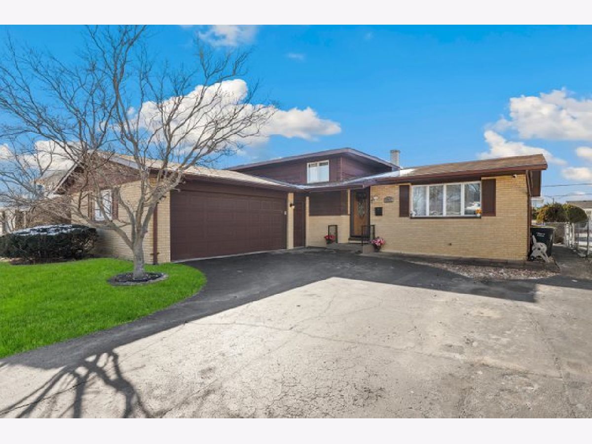  For Sale Lansing Illinois, 2951 193rd Street