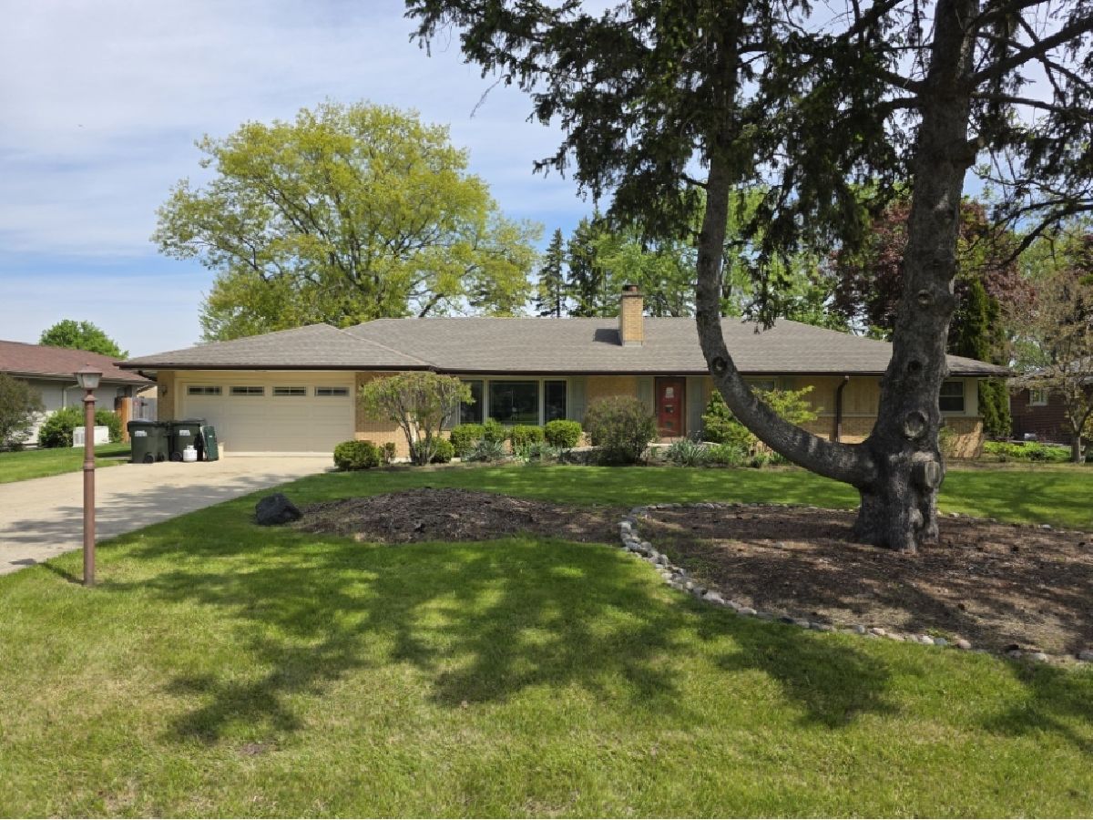 Homes For Sale Country Gardens Prospect Heights Illinois, 29 Stonegate Drive