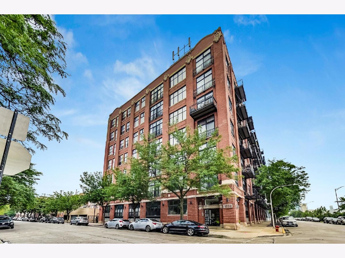  For Sale Chicago Illinois, 1250 Van Buren Street