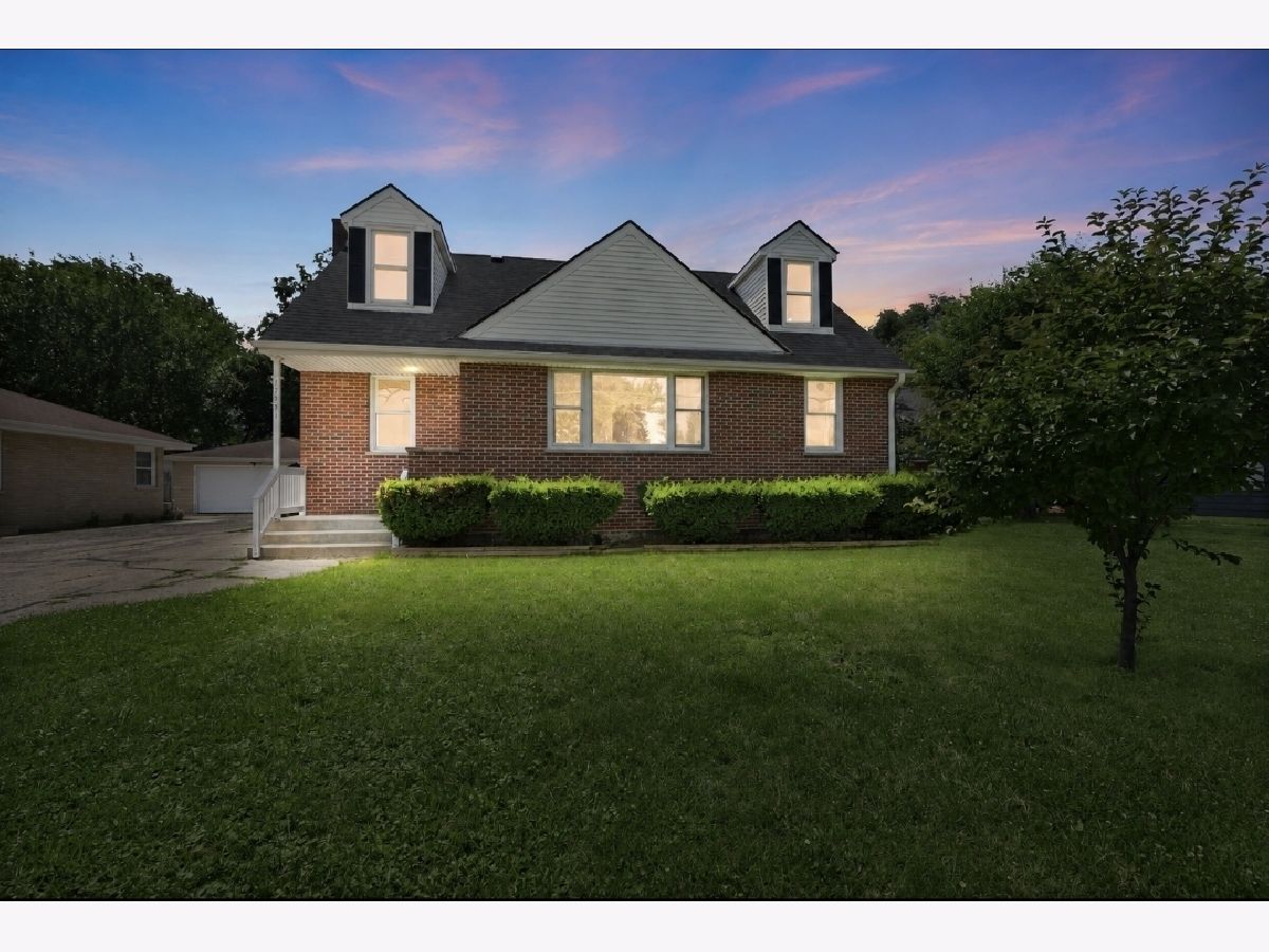 Homes For Sale Wildwood Grayslake Illinois, 17931 Gages Lake Road