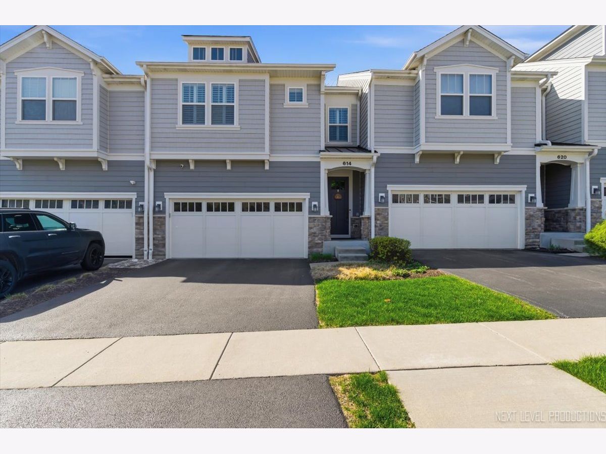  For Sale Geneva Illinois, 614 Riverbank Drive