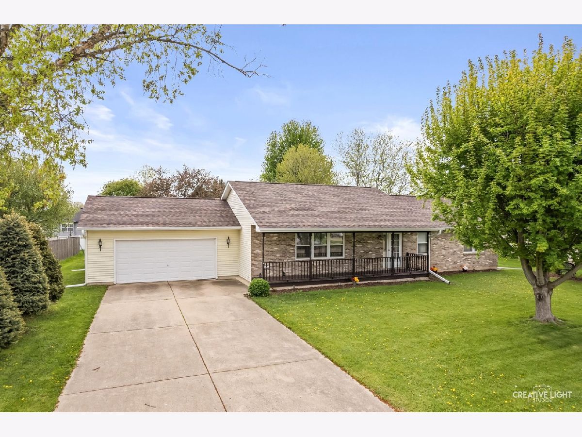  For Sale Sandwich Illinois, 1224 Sandhurst Drive
