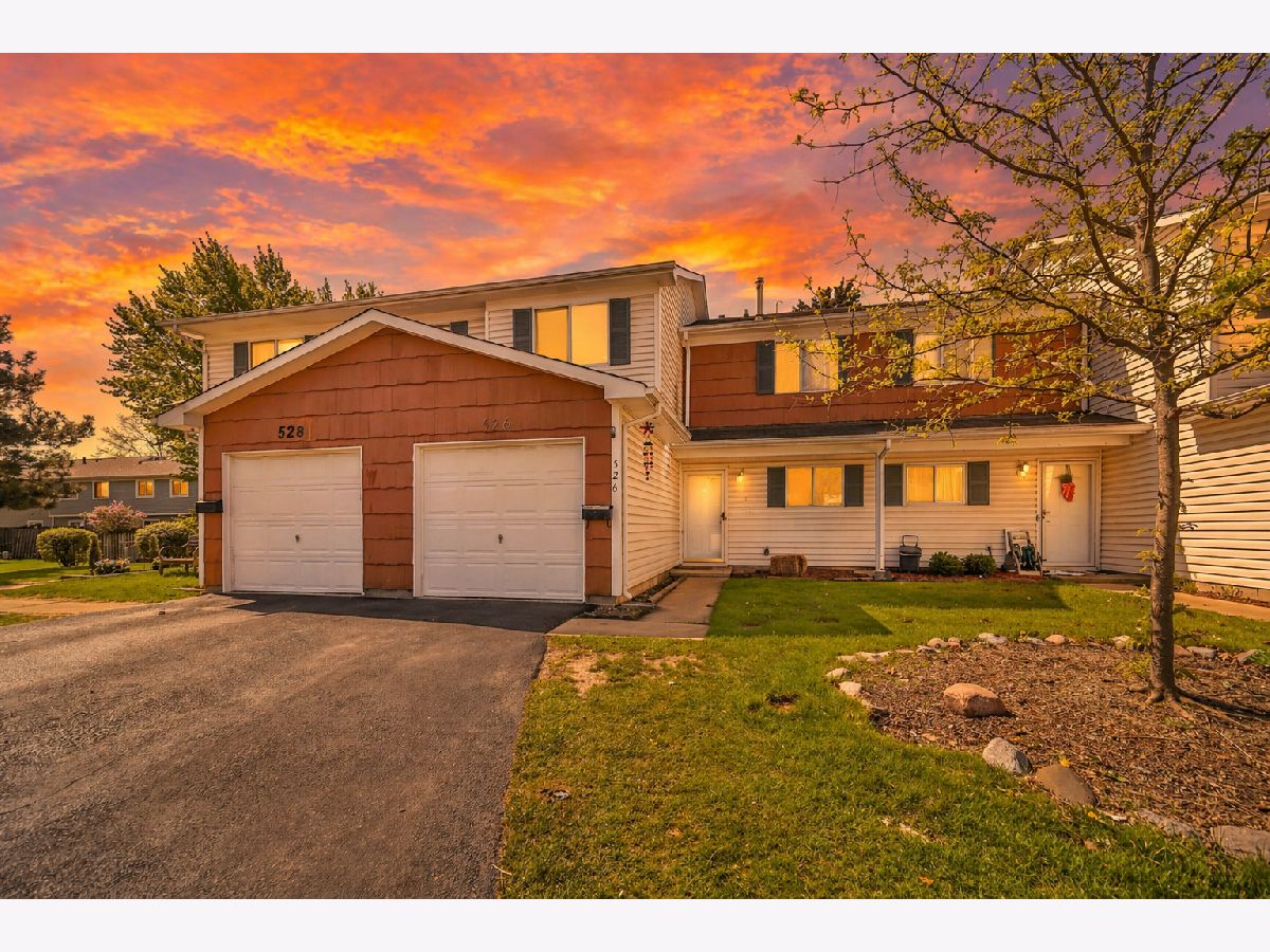  For Sale Carol Stream Illinois, 526 Alton Court