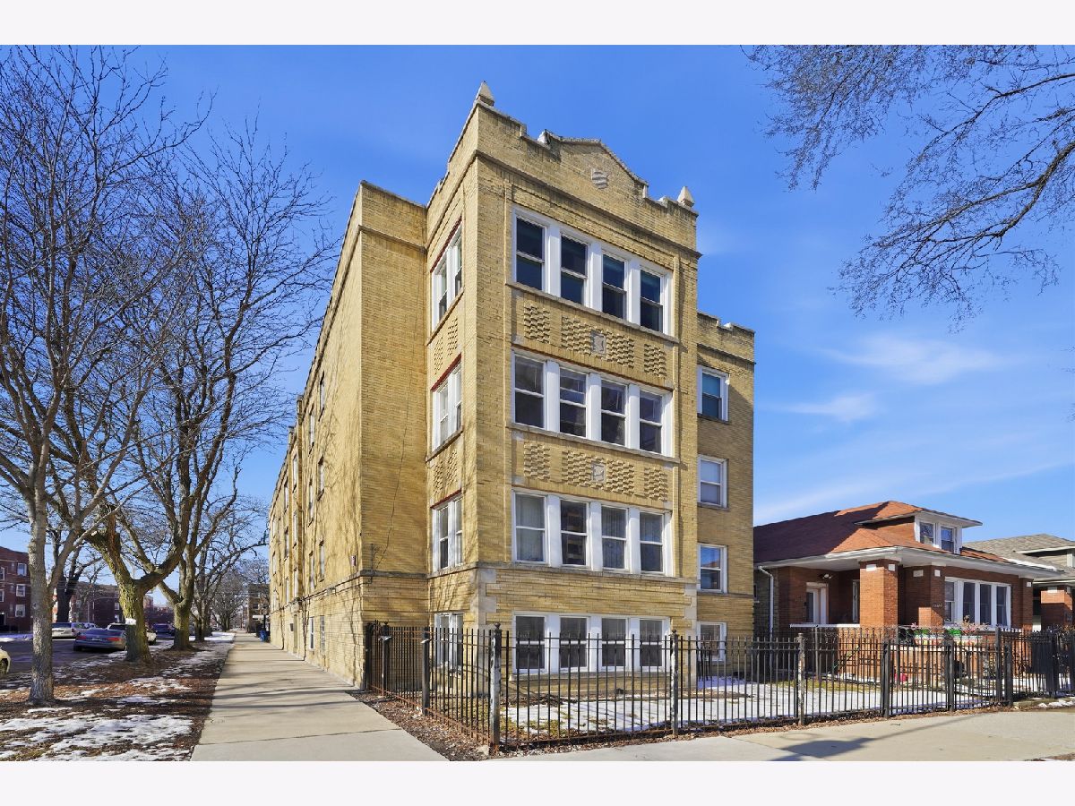  For Sale Chicago Illinois, 3100 Argyle Street