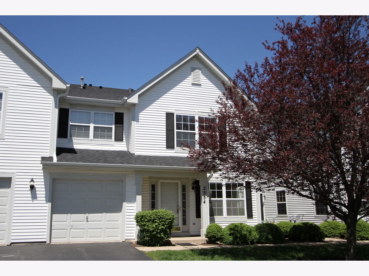 For Rent Aurora Illinois, 2554 Dickens