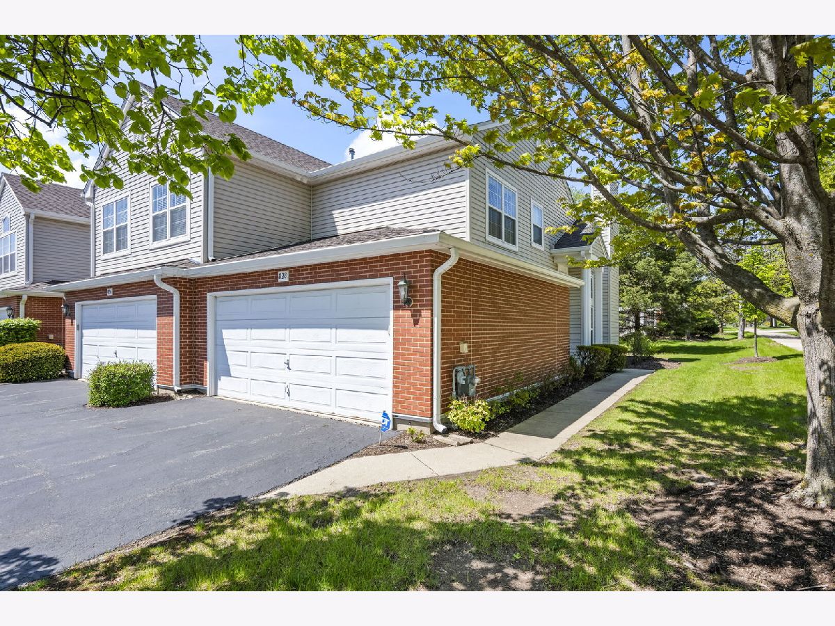 Townhomes & Homes Sold Roseglen Buffalo Grove Illinois, 828 Old Checker