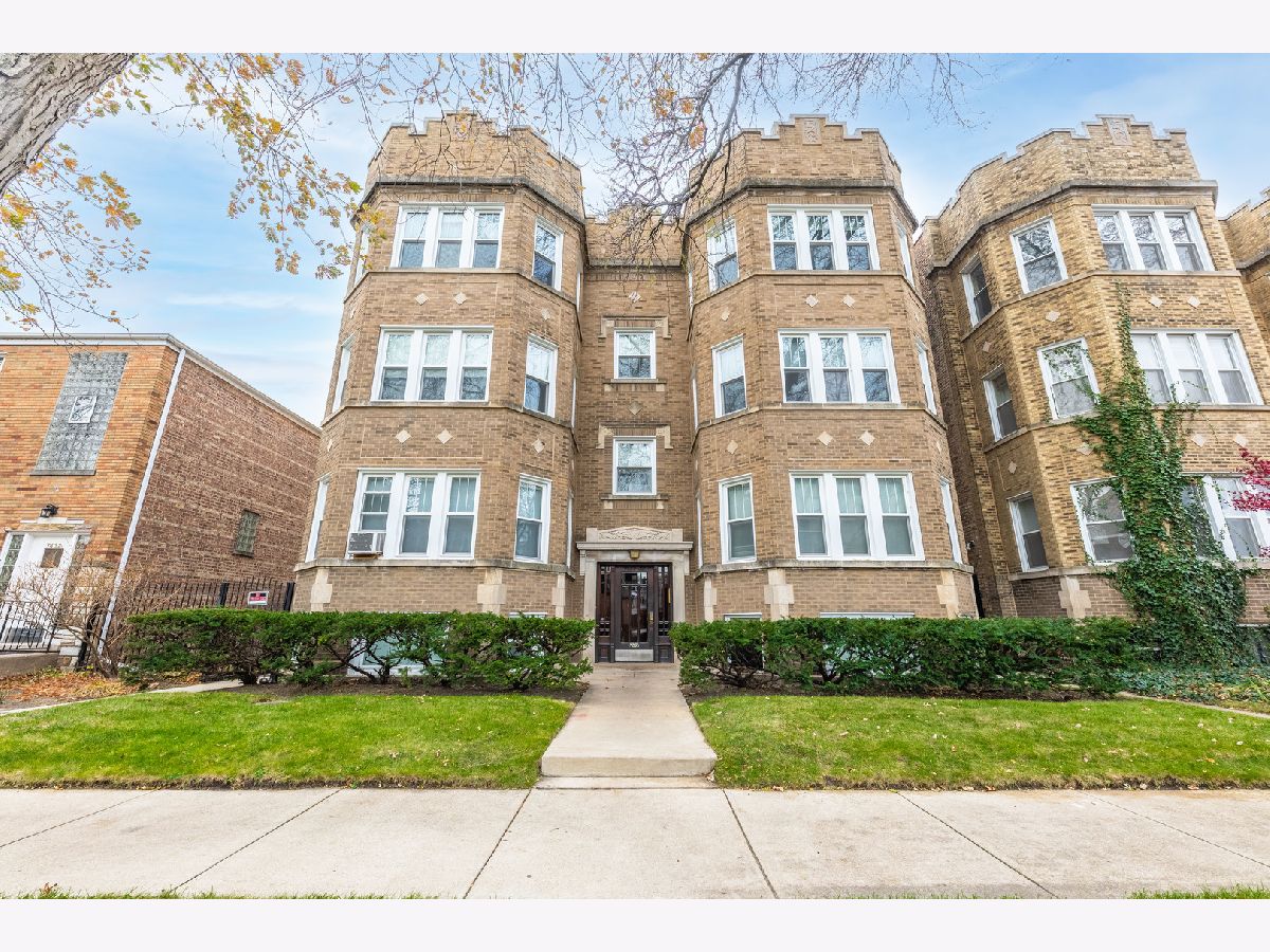  Rented Chicago Illinois, 7434 Claremont