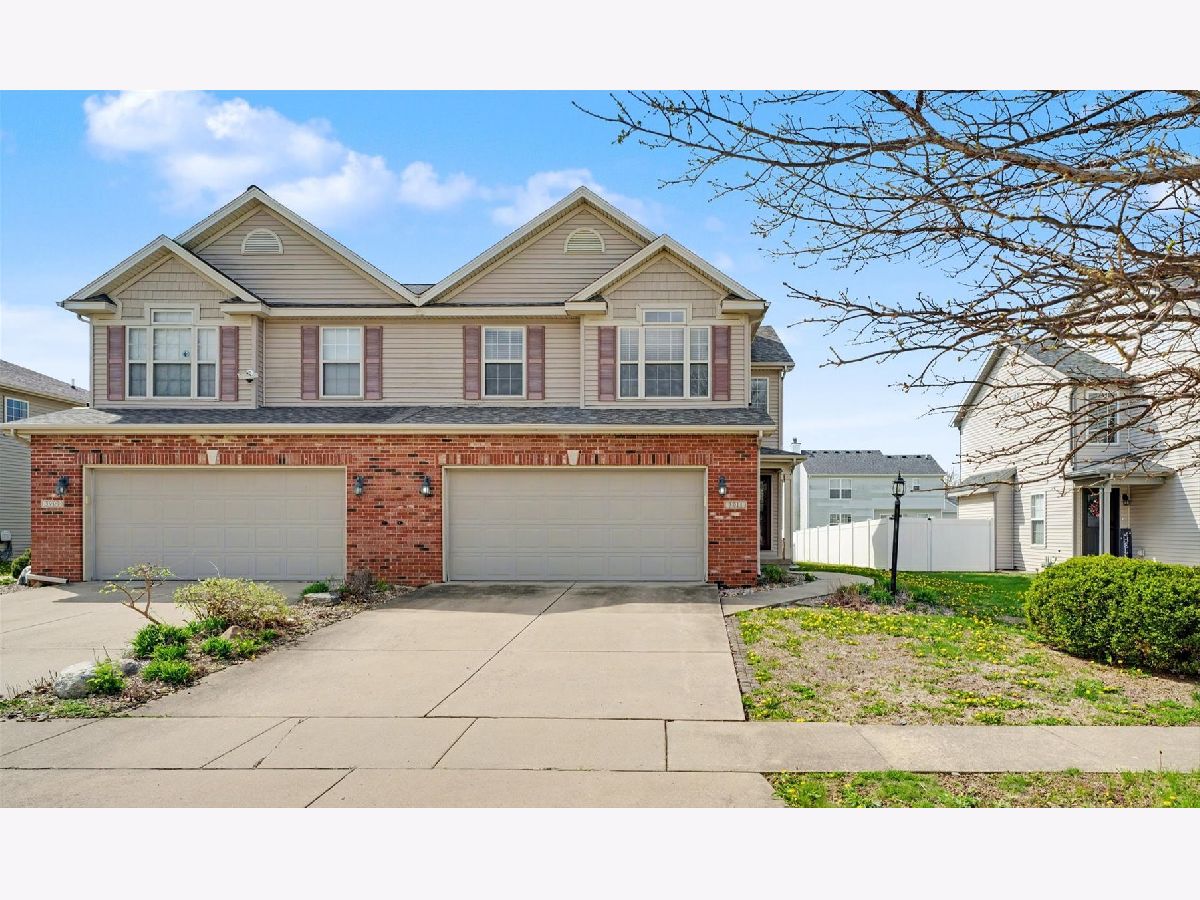 Homes & Townhomes & Condos For Sale Sawgrass Champaign Illinois, 3911 Summer Sage Court
