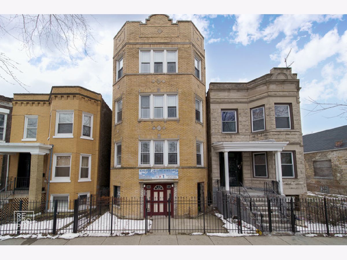  For Sale Chicago Illinois, 4039 Van Buren Street