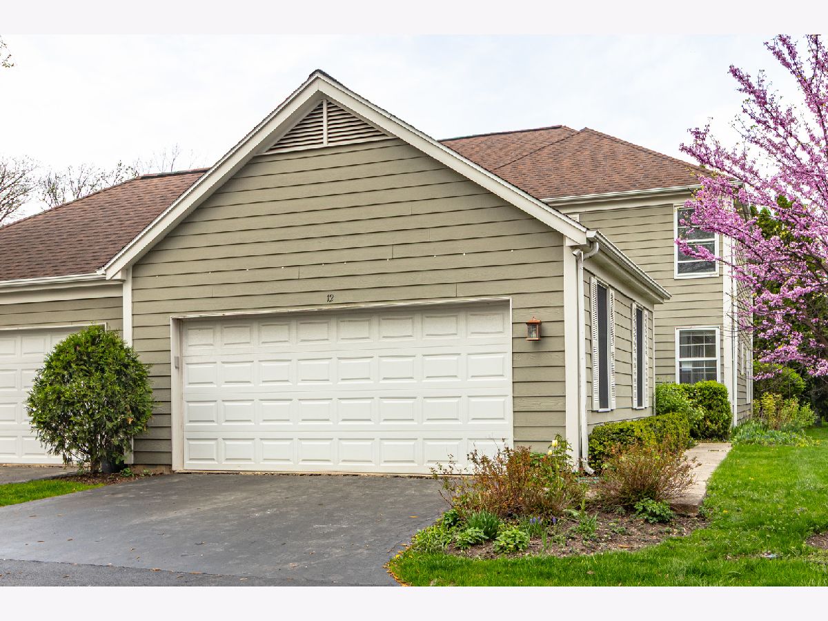 Townhomes For Sale Sutton Place Lincolnshire Illinois, 12 Sommerset Lane