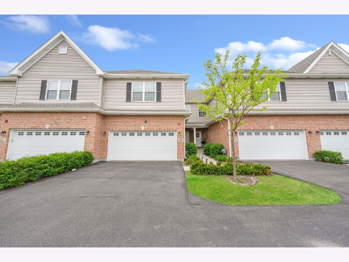  For Sale Addison Illinois, 218 Auburn Hills Lane
