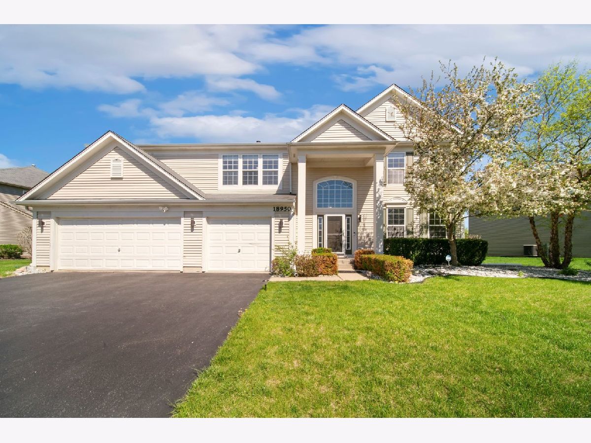  For Sale Lake Villa Illinois, 18950 Glenhurst Drive