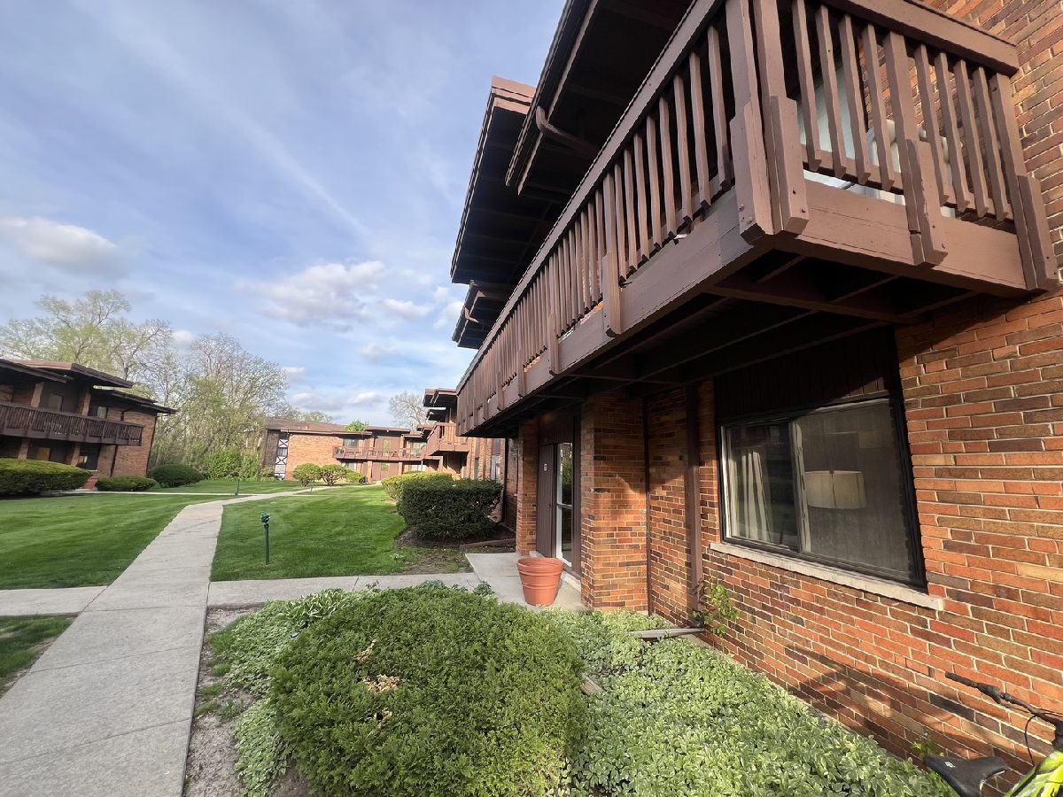 Condominiums For Rent Duane Terrace Condos Glen Ellyn Illinois, 481 Duane