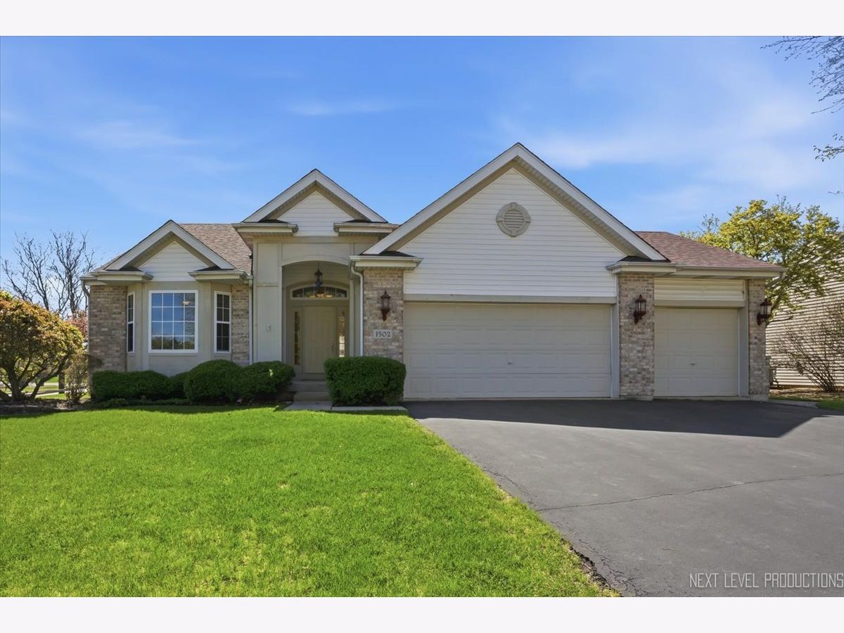  For Sale North Aurora Illinois, 1502 Hartsburg Lane